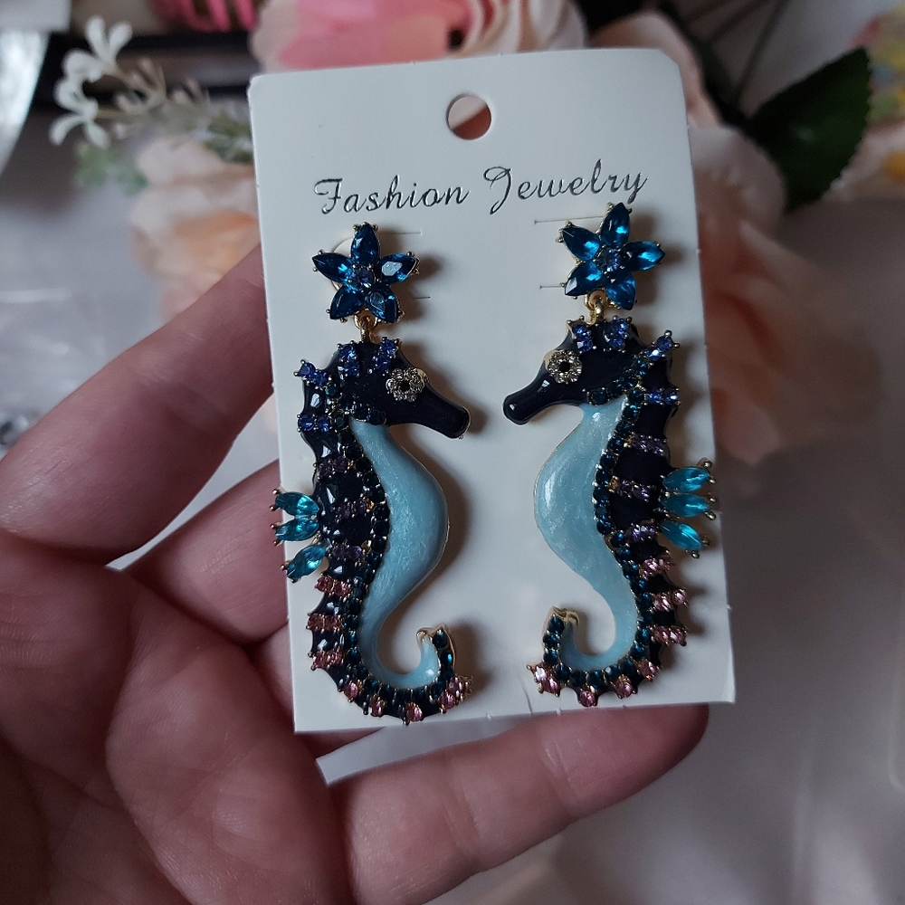 New gorgeous Sea Horse earrings